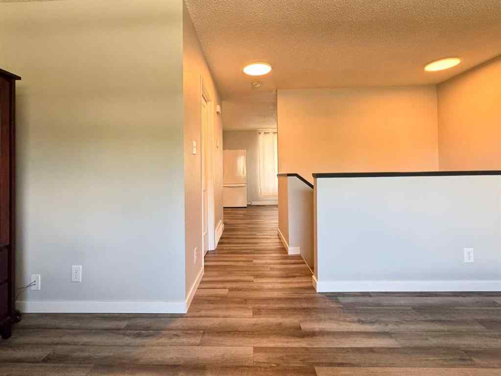 MLS® A2247258 - 545 Columbia Boulevard W in Varsity Village Lethbridge, Residential