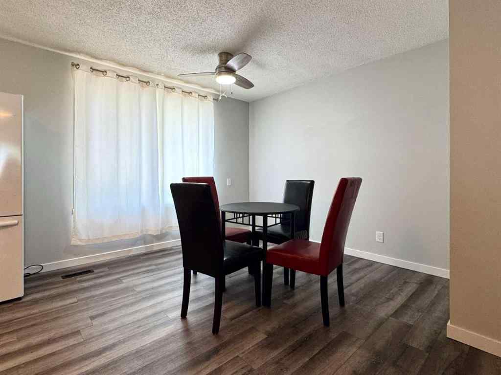 MLS® A2247258 - 545 Columbia Boulevard W in Varsity Village Lethbridge, Residential