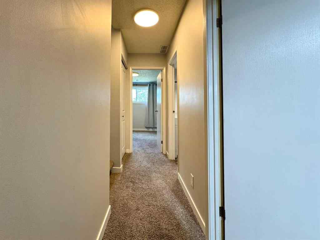 MLS® A2247258 - 545 Columbia Boulevard W in Varsity Village Lethbridge, Residential