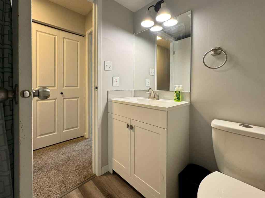 MLS® A2247258 - 545 Columbia Boulevard W in Varsity Village Lethbridge, Residential