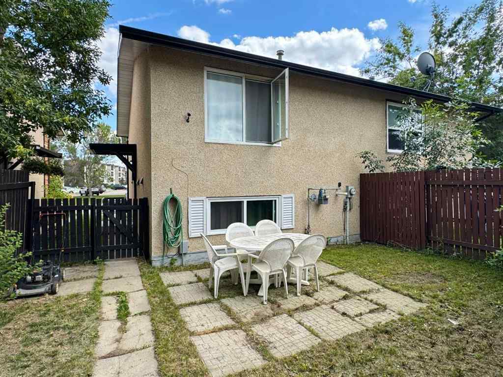 MLS® A2247258 - 545 Columbia Boulevard W in Varsity Village Lethbridge, Residential