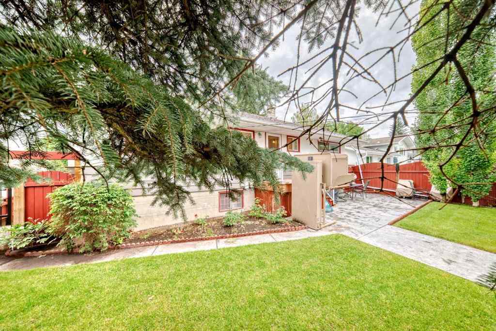 MLS® A2247260 - 7520 7 Street SW in Kingsland Calgary, Residential