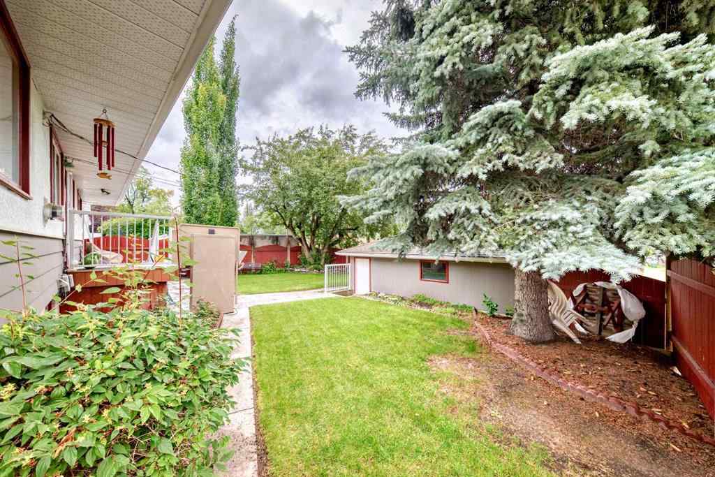 MLS® A2247260 - 7520 7 Street SW in Kingsland Calgary, Residential