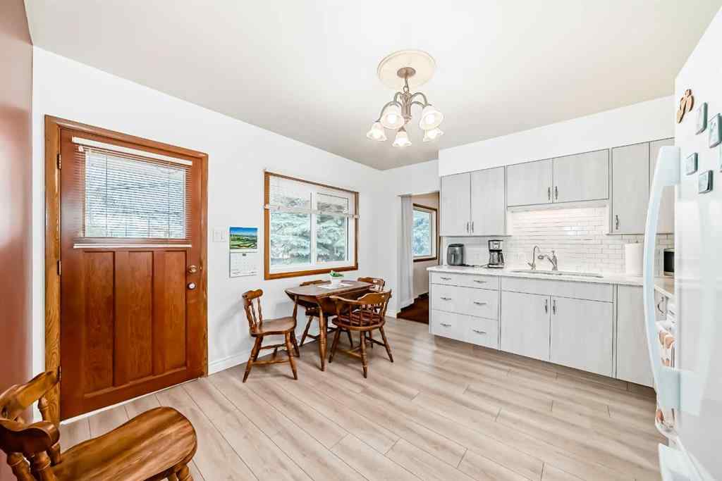 MLS® A2247260 - 7520 7 Street SW in Kingsland Calgary, Residential