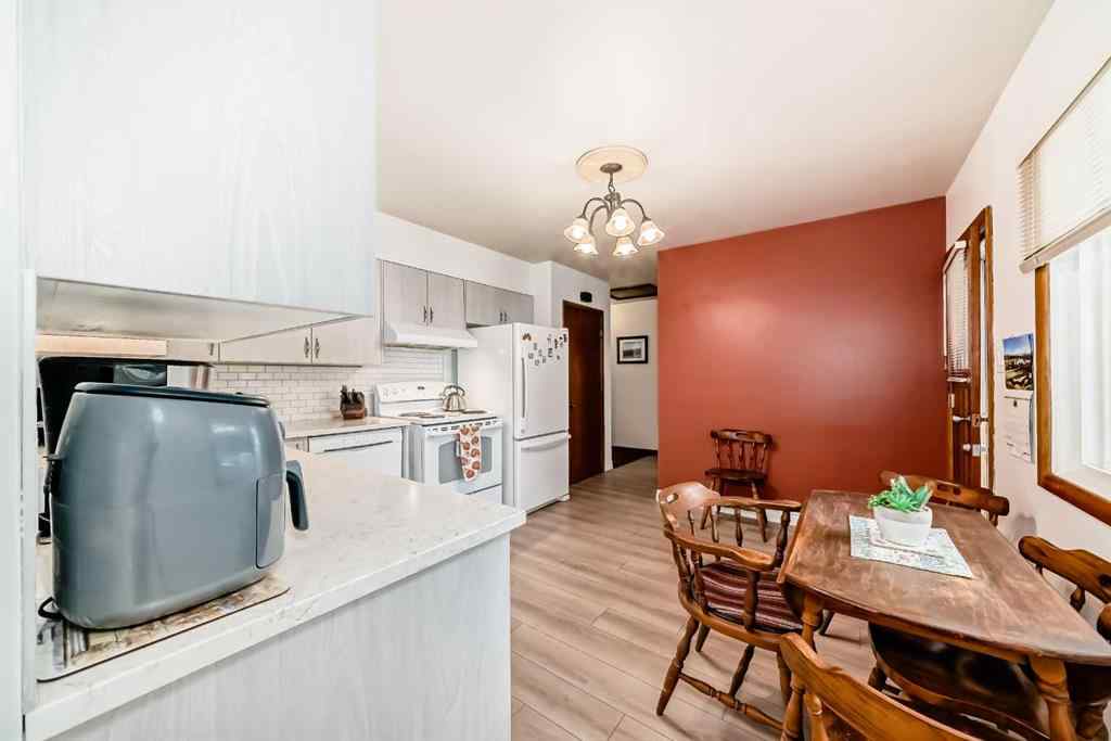 MLS® A2247260 - 7520 7 Street SW in Kingsland Calgary, Residential