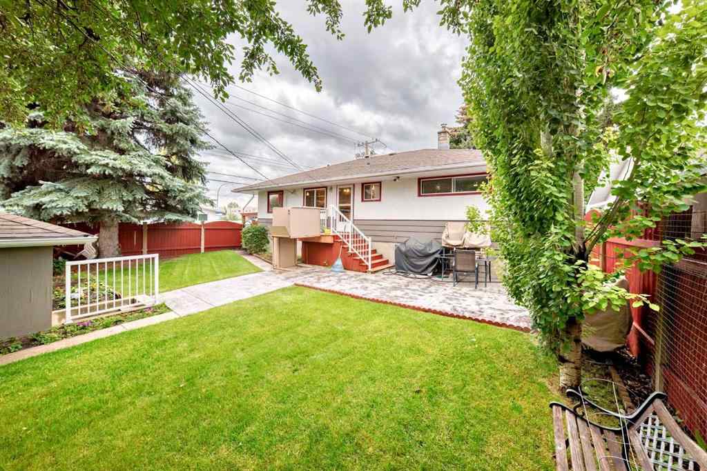 MLS® A2247260 - 7520 7 Street SW in Kingsland Calgary, Residential