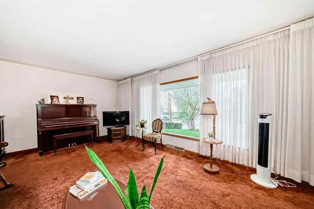 MLS® A2247260 - 7520 7 Street SW in Kingsland Calgary, Residential