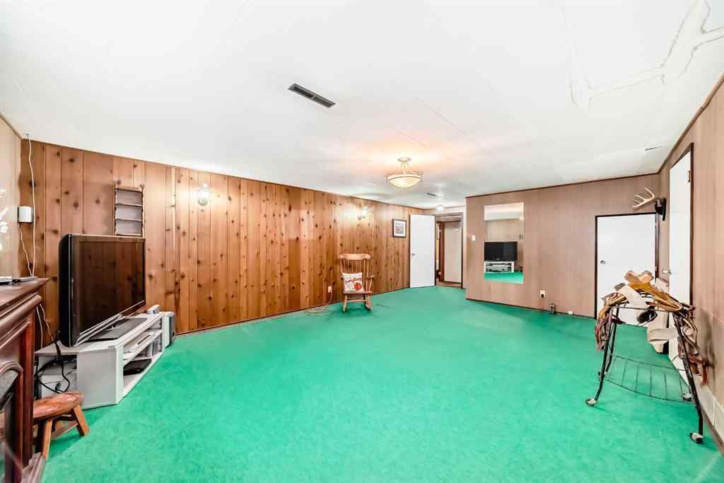MLS® A2247260 - 7520 7 Street SW in Kingsland Calgary, Residential