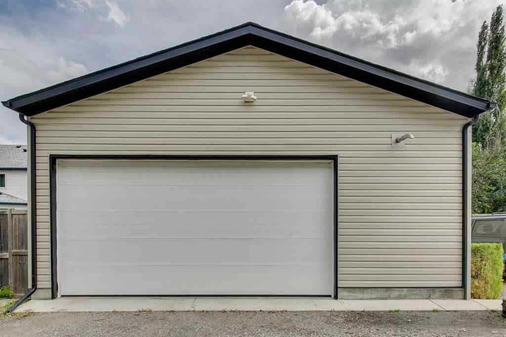 MLS® A2247271 - 210 Elgin View SE in McKenzie Towne Calgary, Residential