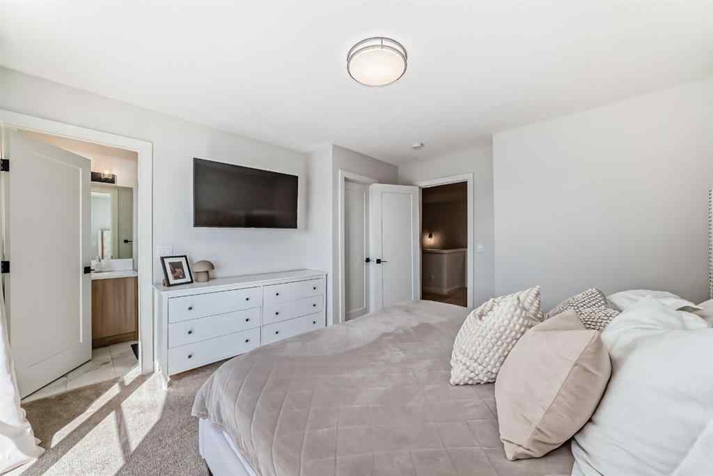 MLS® A2247279 - 8 Heritage Lane  in Heritage Hills Cochrane, Residential