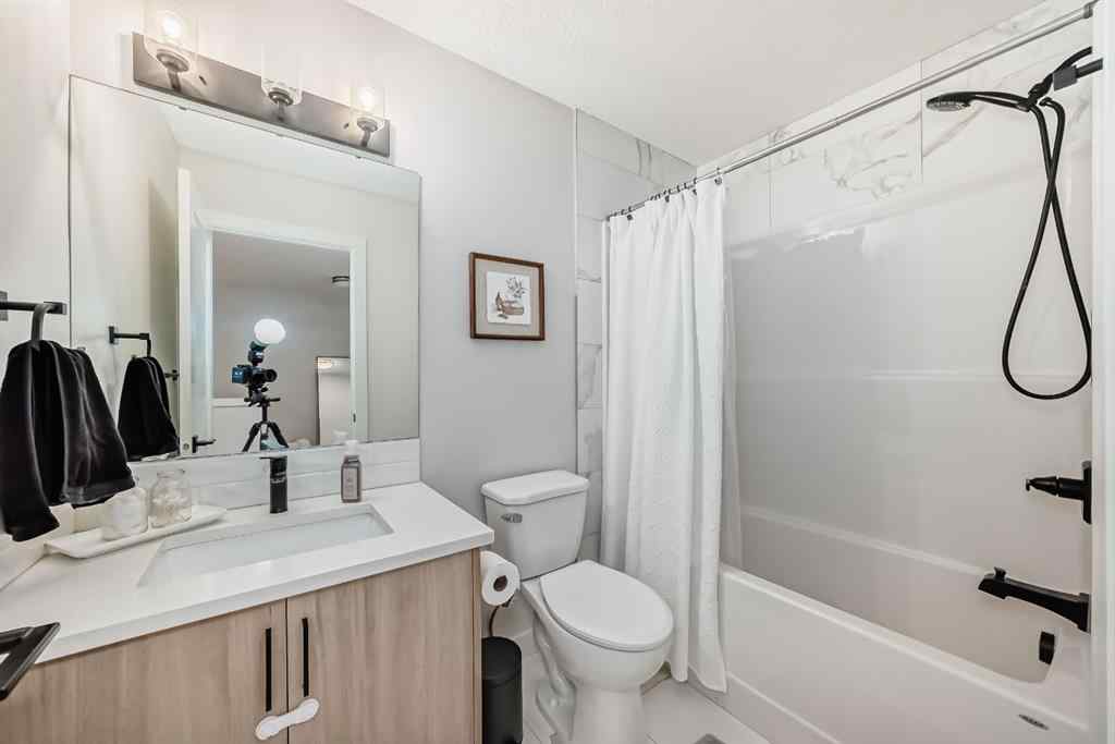 MLS® A2247279 - 8 Heritage Lane  in Heritage Hills Cochrane, Residential
