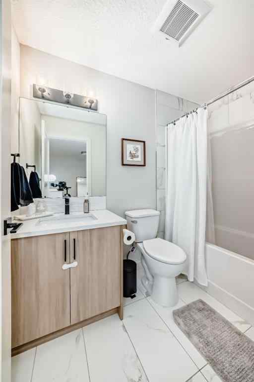 MLS® A2247279 - 8 Heritage Lane  in Heritage Hills Cochrane, Residential