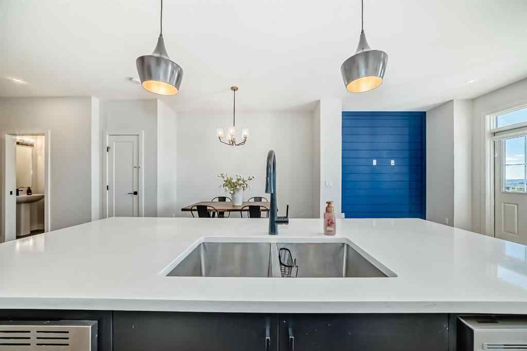 MLS® A2247279 - 8 Heritage Lane  in Heritage Hills Cochrane, Residential