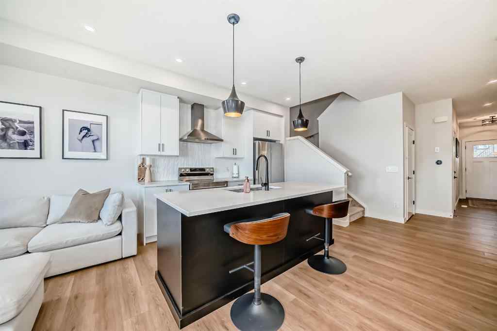 MLS® A2247279 - 8 Heritage Lane  in Heritage Hills Cochrane, Residential