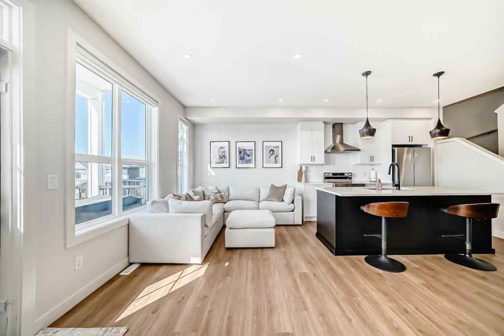 MLS® A2247279 - 8 Heritage Lane  in Heritage Hills Cochrane, Residential