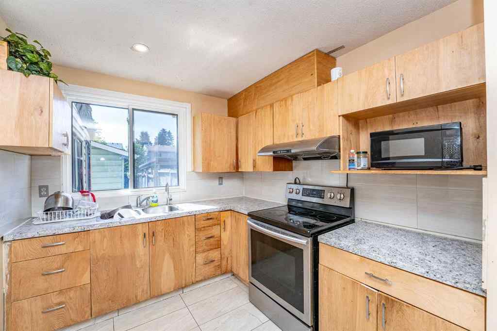 MLS® A2247287 - 3921 30 Avenue SE in Dover Calgary, Residential
