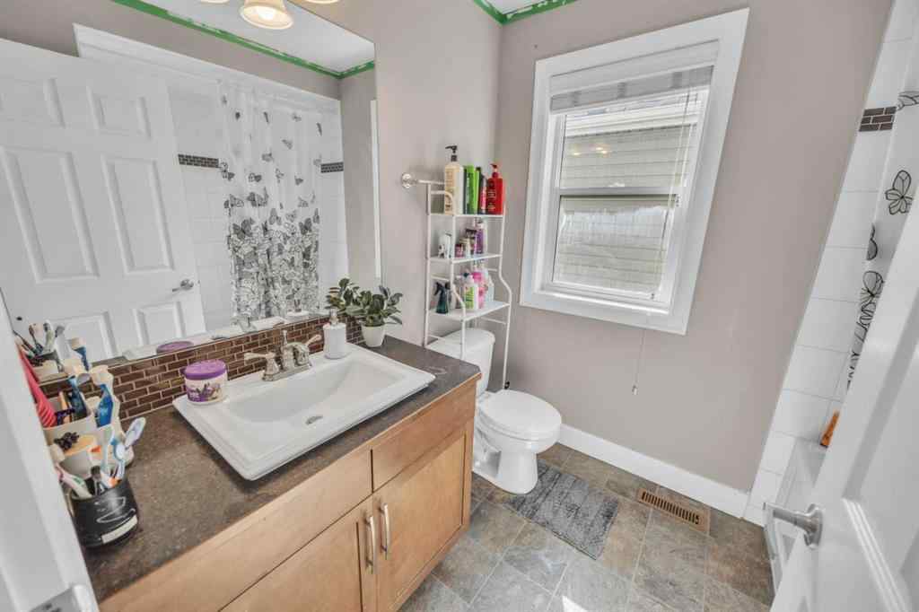 MLS® A2247288 - 1035 Windhaven Close SW in Windsong Airdrie, Residential
