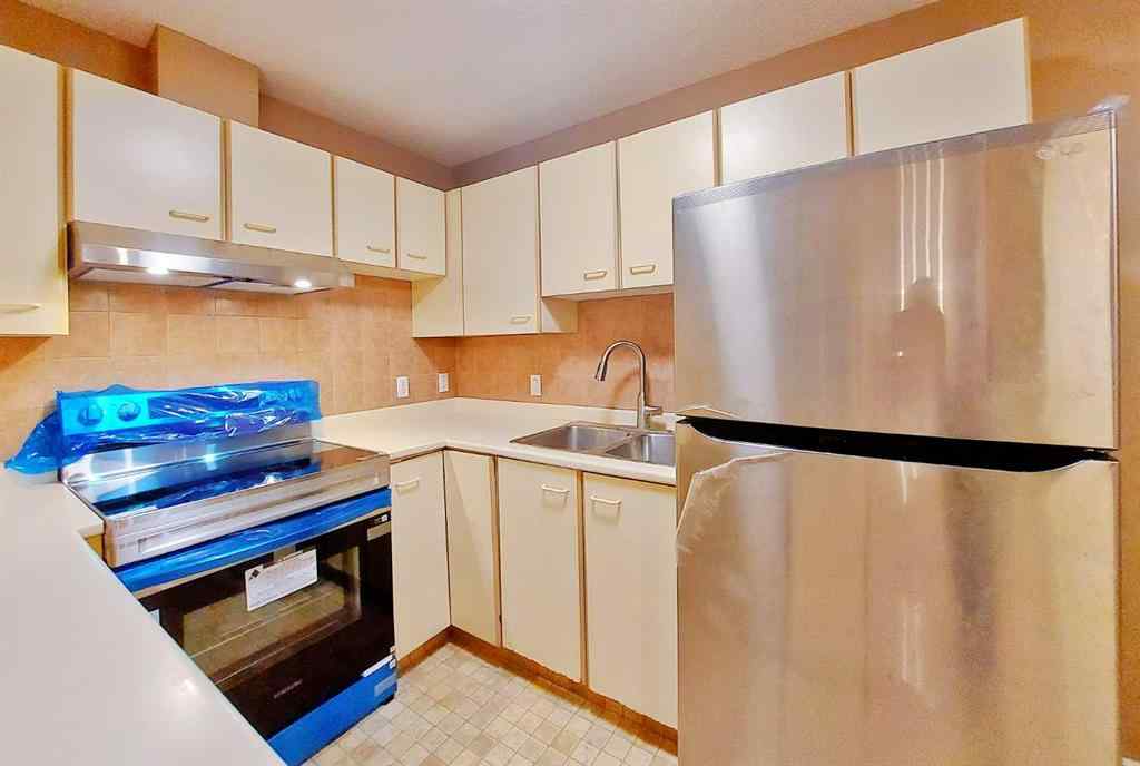 MLS® A2247296 - Unit #22 2722 EDENWOLD Heights NW in Edgemont Calgary, Residential