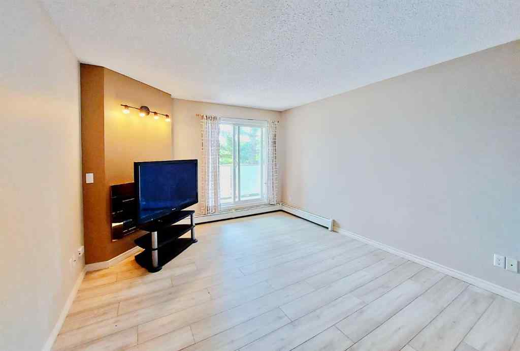 MLS® A2247296 - Unit #22 2722 EDENWOLD Heights NW in Edgemont Calgary, Residential