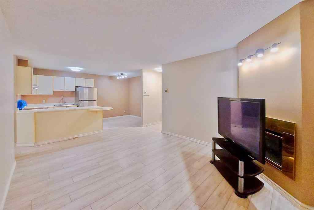 MLS® A2247296 - Unit #22 2722 EDENWOLD Heights NW in Edgemont Calgary, Residential