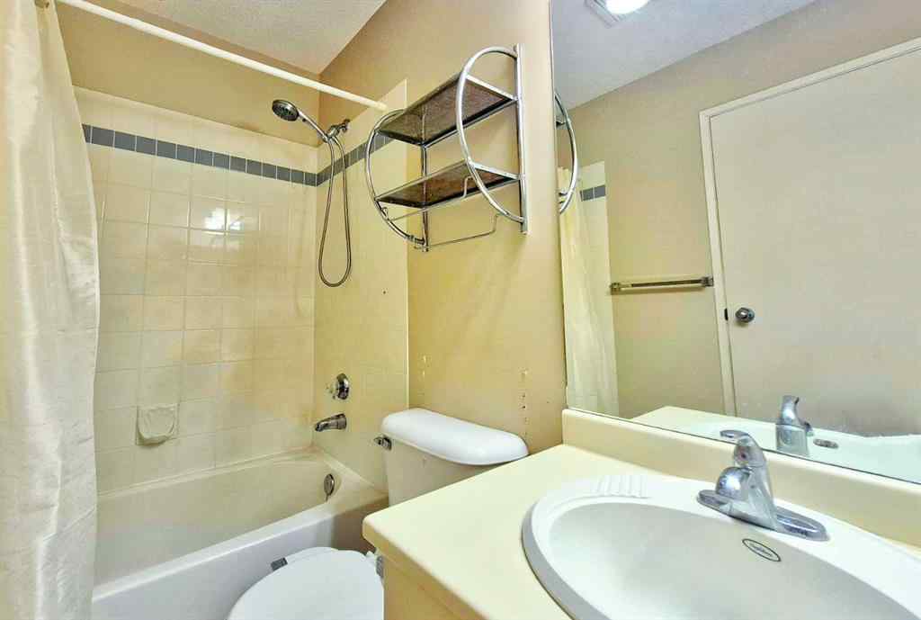 MLS® A2247296 - Unit #22 2722 EDENWOLD Heights NW in Edgemont Calgary, Residential