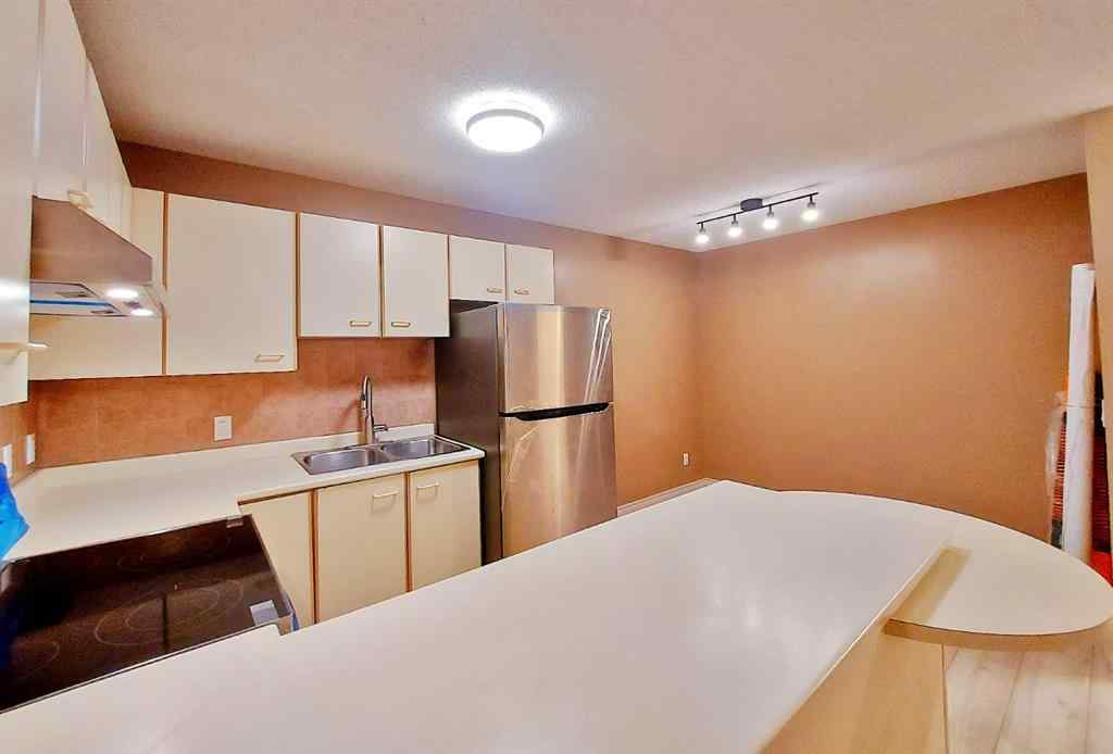 MLS® A2247296 - Unit #22 2722 EDENWOLD Heights NW in Edgemont Calgary, Residential