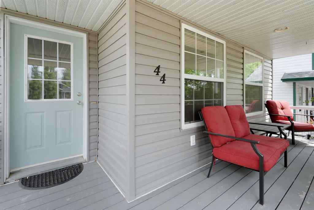 MLS® A2247304 - 44 Country Ridge Close  in Lacombe Residential Subdivision Lacombe, Residential