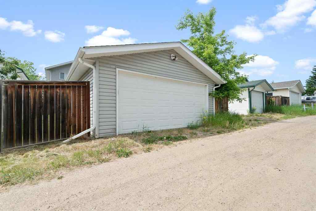 MLS® A2247304 - 44 Country Ridge Close  in Lacombe Residential Subdivision Lacombe, Residential
