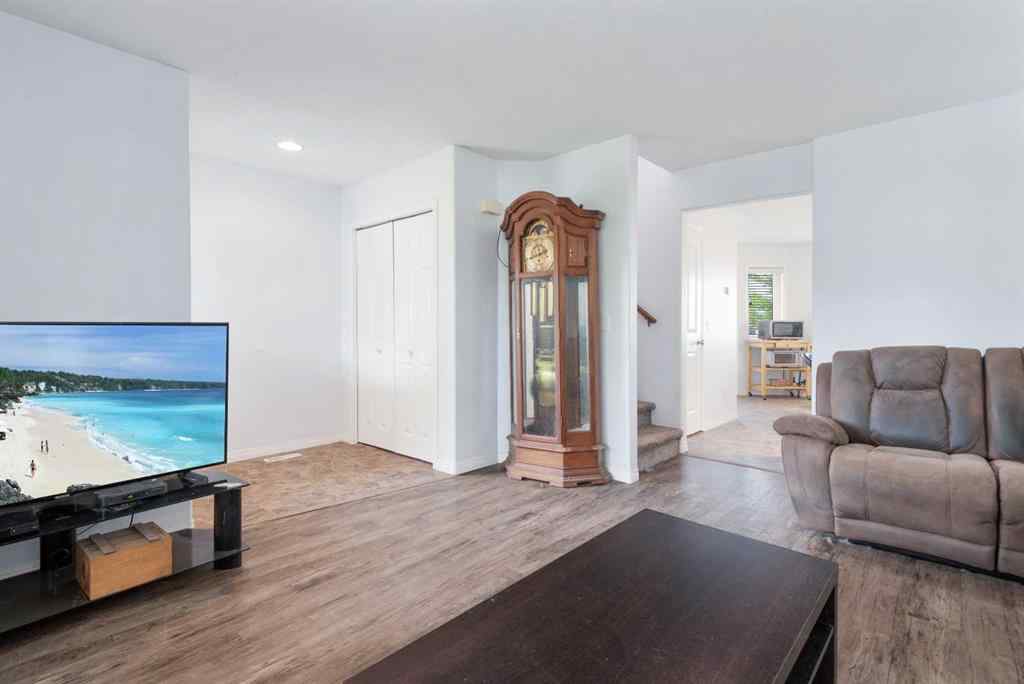 MLS® A2247304 - 44 Country Ridge Close  in Lacombe Residential Subdivision Lacombe, Residential