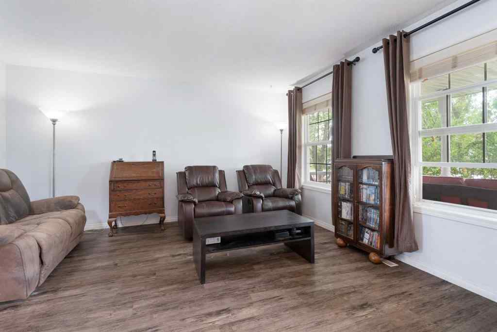 MLS® A2247304 - 44 Country Ridge Close  in Lacombe Residential Subdivision Lacombe, Residential