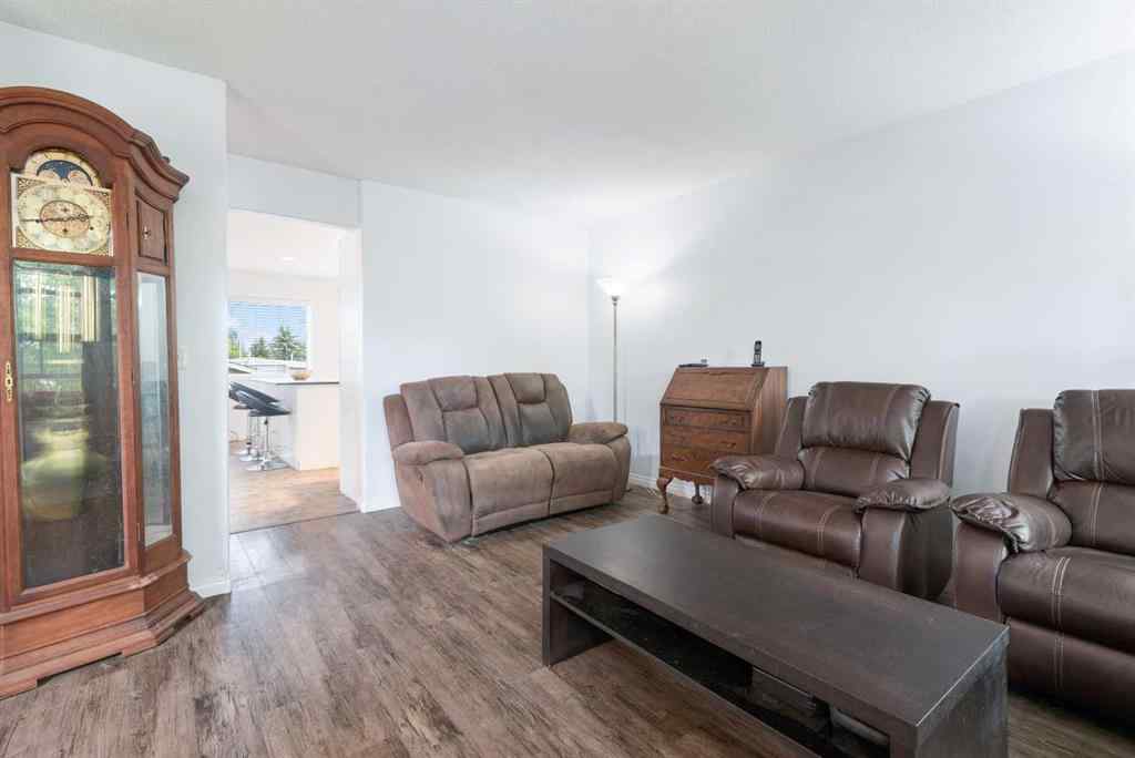 MLS® A2247304 - 44 Country Ridge Close  in Lacombe Residential Subdivision Lacombe, Residential
