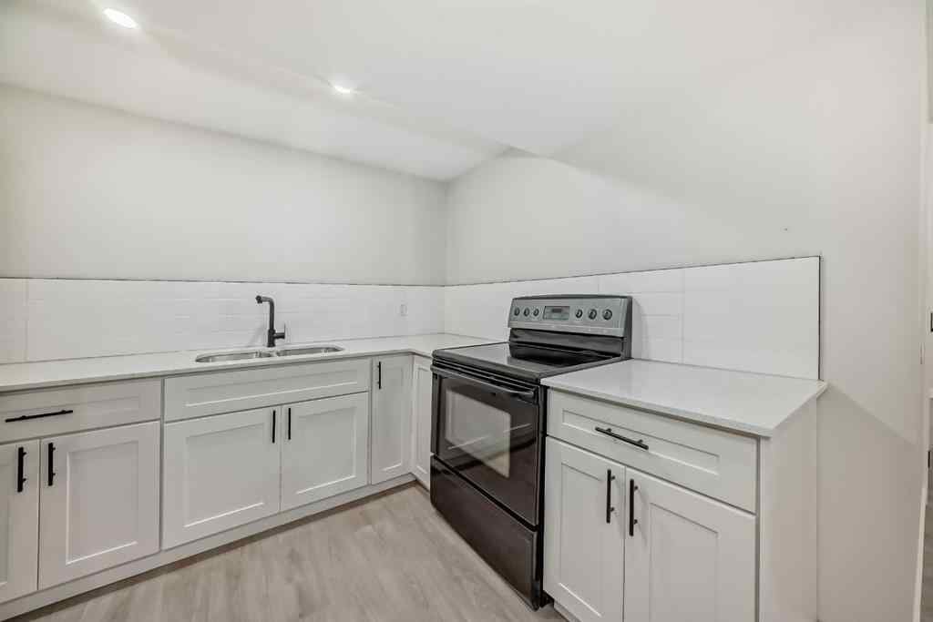 MLS® A2247324 - 256 Penbrooke Close SE in Penbrooke Meadows Calgary, Residential