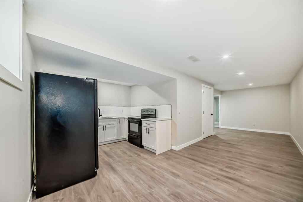 MLS® A2247324 - 256 Penbrooke Close SE in Penbrooke Meadows Calgary, Residential