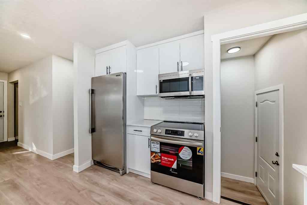 MLS® A2247324 - 256 Penbrooke Close SE in Penbrooke Meadows Calgary, Residential