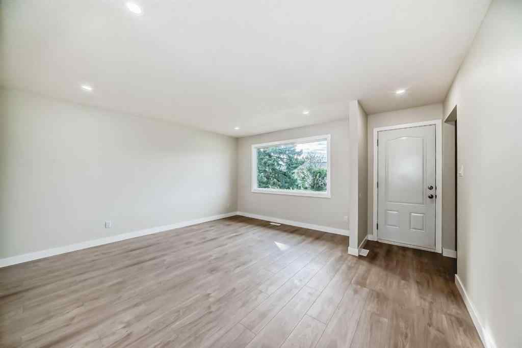 MLS® A2247324 - 256 Penbrooke Close SE in Penbrooke Meadows Calgary, Residential