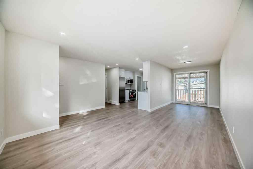 MLS® A2247324 - 256 Penbrooke Close SE in Penbrooke Meadows Calgary, Residential