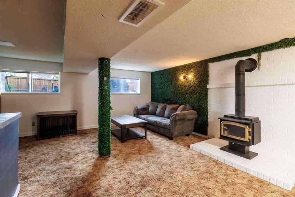MLS® A2247329 - 92 Erin Woods Drive SE in Erin Woods Calgary, Residential