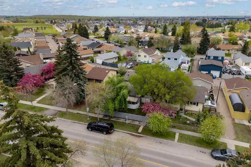 MLS® A2247329 - 92 Erin Woods Drive SE in Erin Woods Calgary, Residential