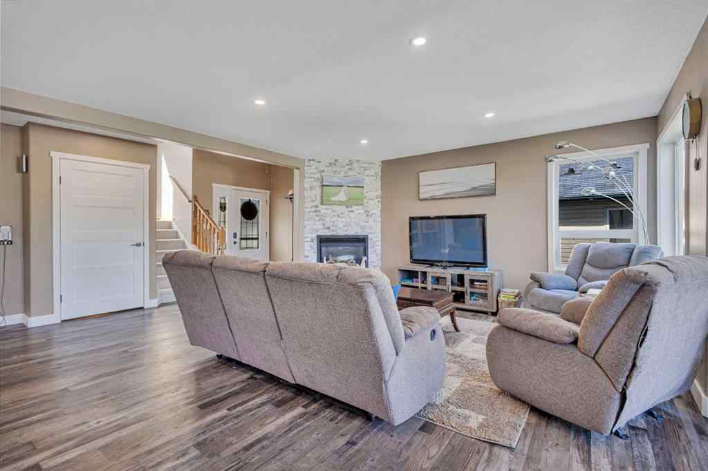 MLS® A2247334 - 5838 65 Avenue  in NONE Rocky Mountain House, Residential