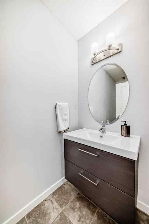 MLS® A2247336 - 165 Hillcrest Drive SW in Hillcrest Airdrie, Residential