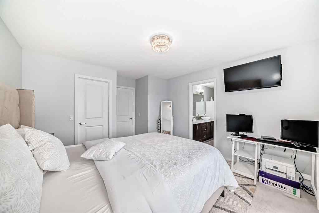 MLS® A2247336 - 165 Hillcrest Drive SW in Hillcrest Airdrie, Residential