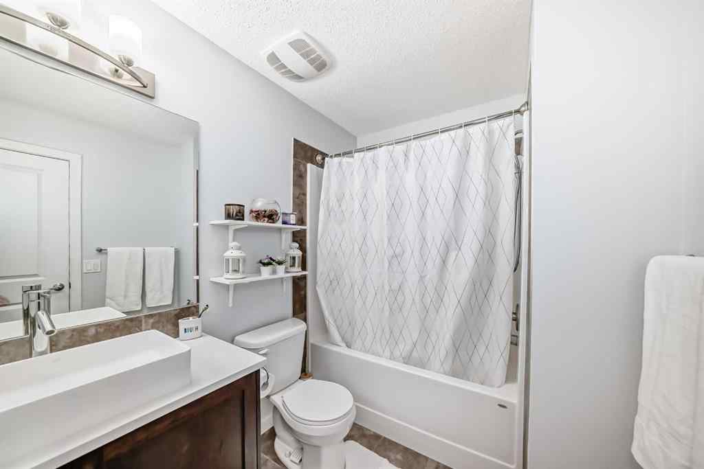 MLS® A2247336 - 165 Hillcrest Drive SW in Hillcrest Airdrie, Residential