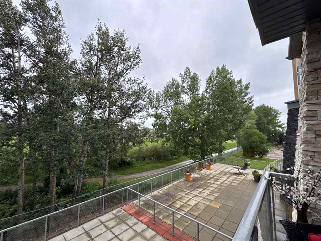 MLS® A2247341 - Unit #203 5040 53 Street  in Downtown Sylvan Lake, Residential