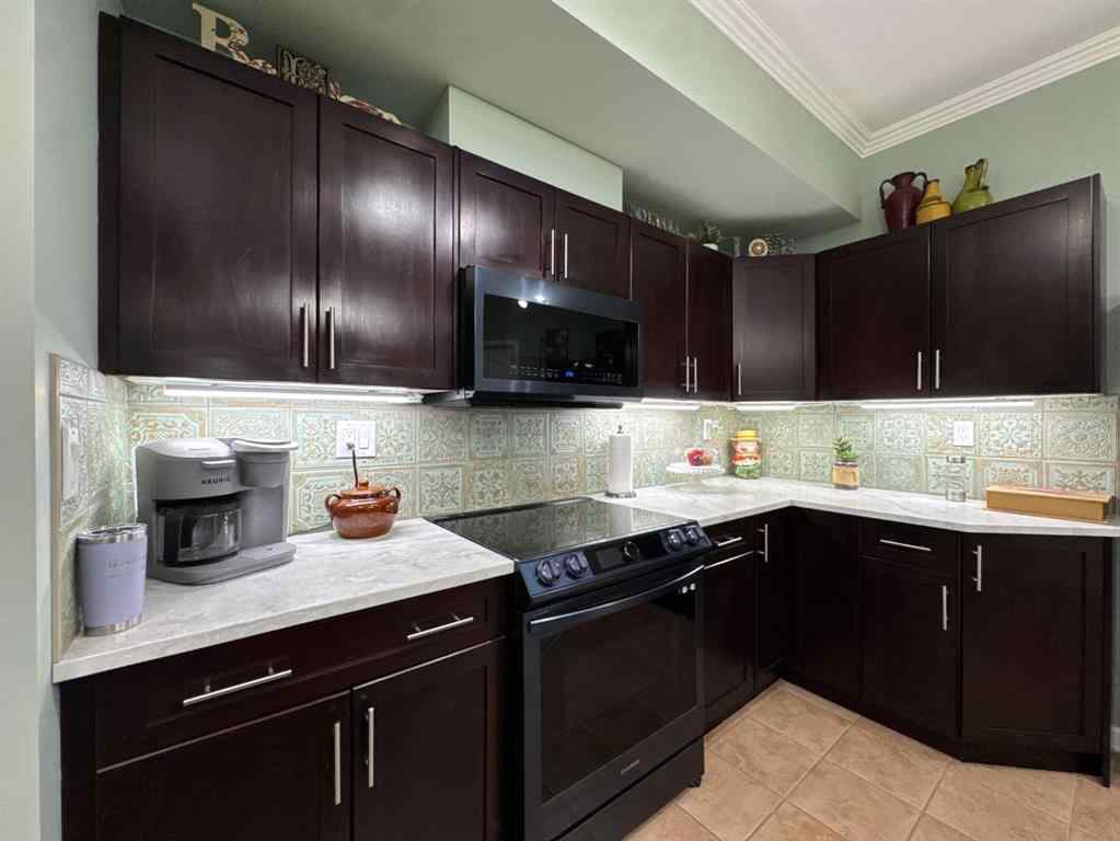 MLS® A2247341 - Unit #203 5040 53 Street  in Downtown Sylvan Lake, Residential