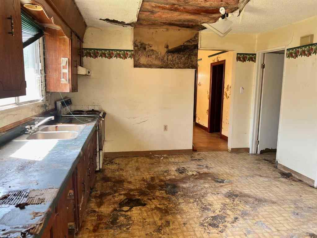 MLS® A2247343 - 5114 52 Avenue  in Tofield Tofield, Residential