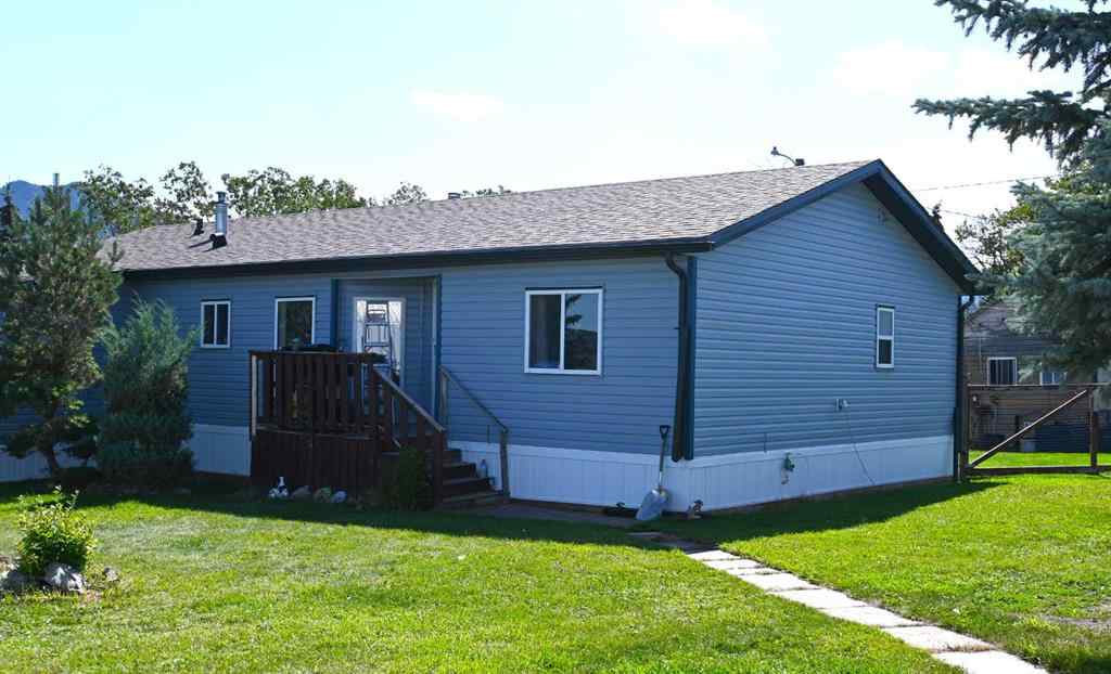 MLS® A2247365 - 2513 3 Highway  in NONE Rural Pincher Creek No. 9, M.D. of, Residential
