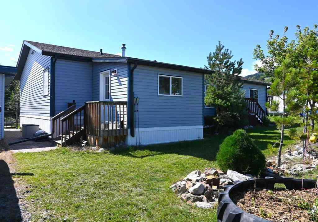 MLS® A2247365 - 2513 3 Highway  in NONE Rural Pincher Creek No. 9, M.D. of, Residential