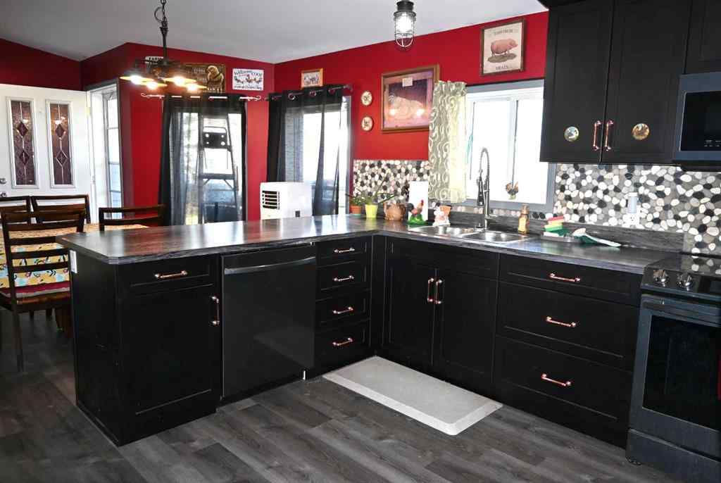 MLS® A2247365 - 2513 3 Highway  in NONE Rural Pincher Creek No. 9, M.D. of, Residential