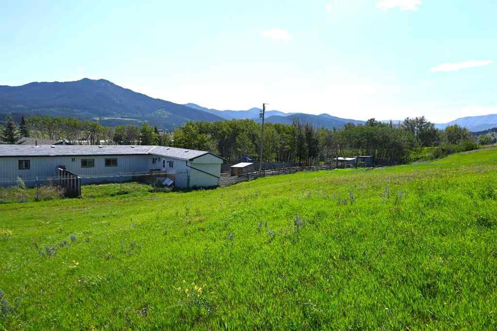 MLS® A2247365 - 2513 3 Highway  in NONE Rural Pincher Creek No. 9, M.D. of, Residential