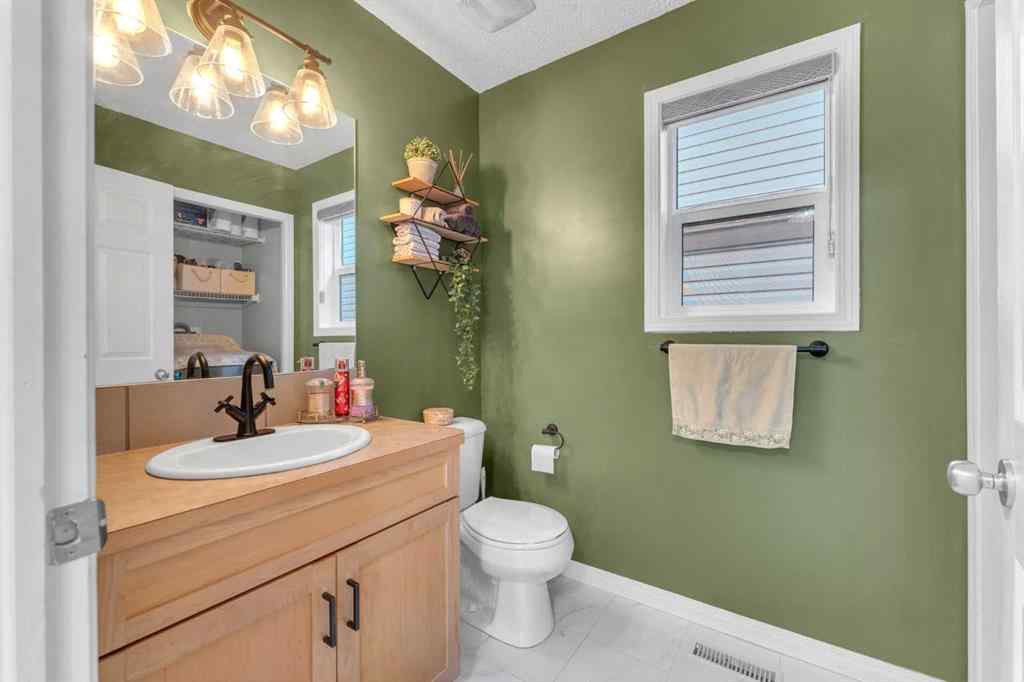 MLS® A2247373 - 138 Saddlecrest Park NE in Saddle Ridge Calgary, Residential